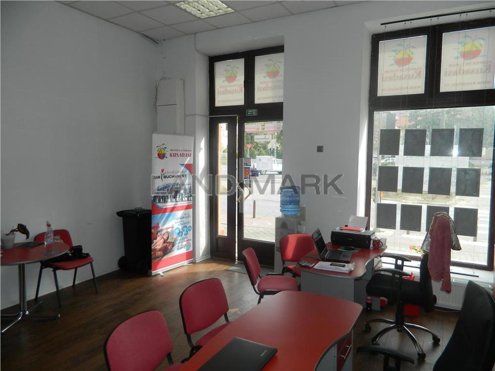 EXCLUSIVITATE! Spatiu Comercial 40 mp , Piata Sinaia, vad comercial