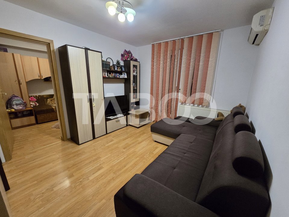 Apartament decomandat de vanzare 4 camere balcon 83 mpu Mihai Viteazul