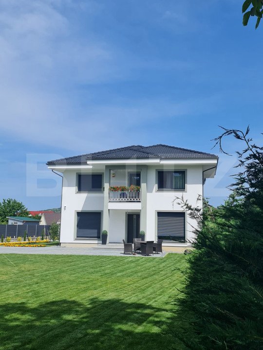 Casă Modernă de Vânzare,Finisaje Premium,1200mp.Teren.Zona Zăvoaie