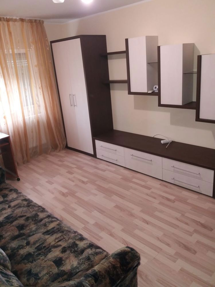 Apartament cu 2 camere, etaj intermediar - Micro 17