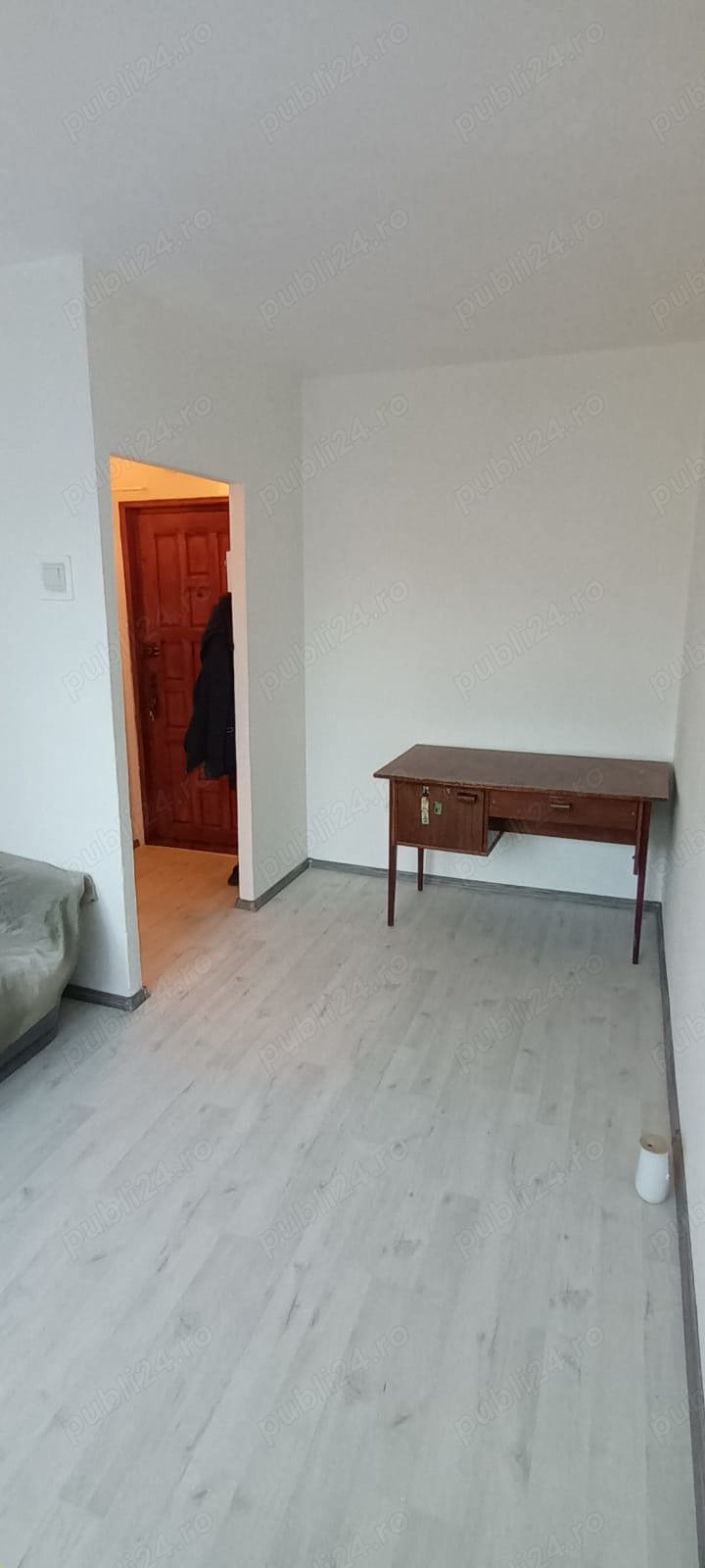 Vând apartament 2 camere Micro 19, et. 2 4