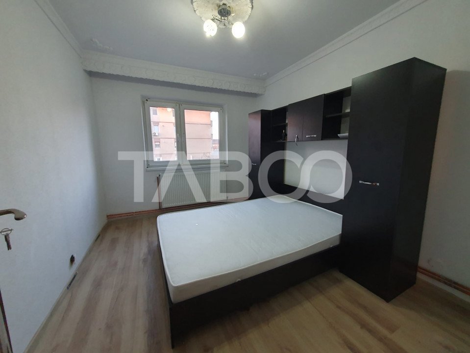 Apartament decomandat 3 camere 2 bai 86 mp utili Bulevardul Unirii