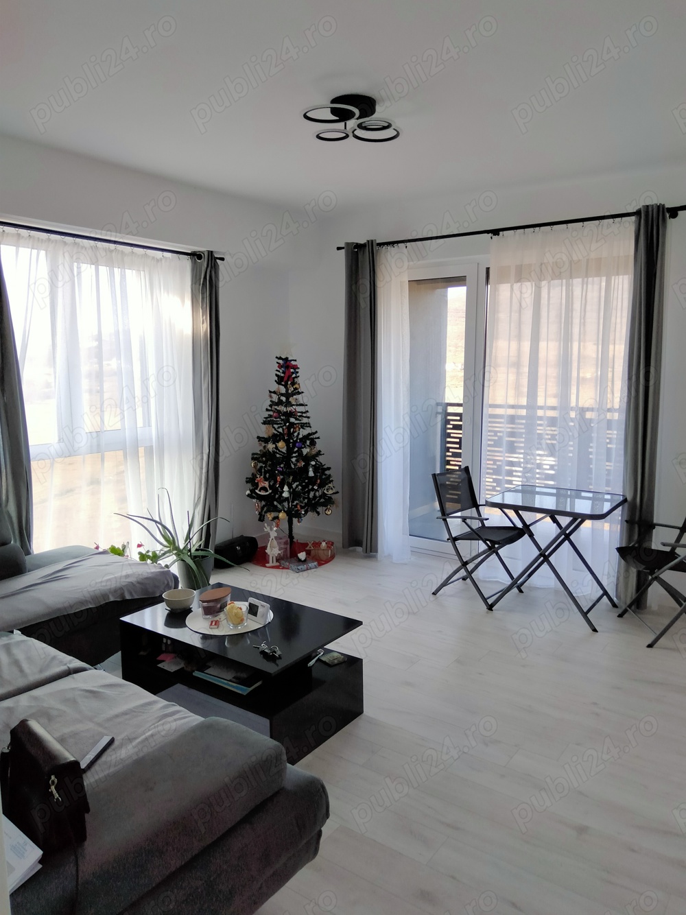 Închiriez apartament 3 camere Panoramic