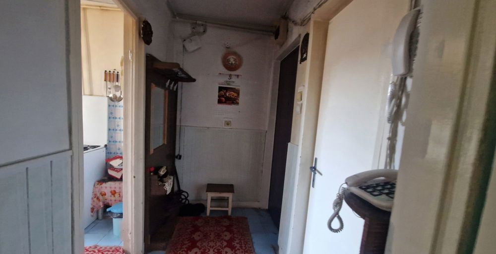 Vand apartament cu 2 camere în Cornișa