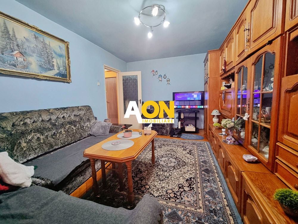 Apartament 3 camere, 2 bai, Cetate, zona Liceului Sportiv