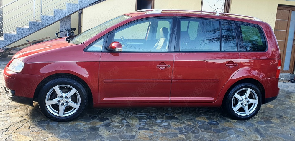 Volkswagen Touran 2.0 TDI Highline 7 locuri