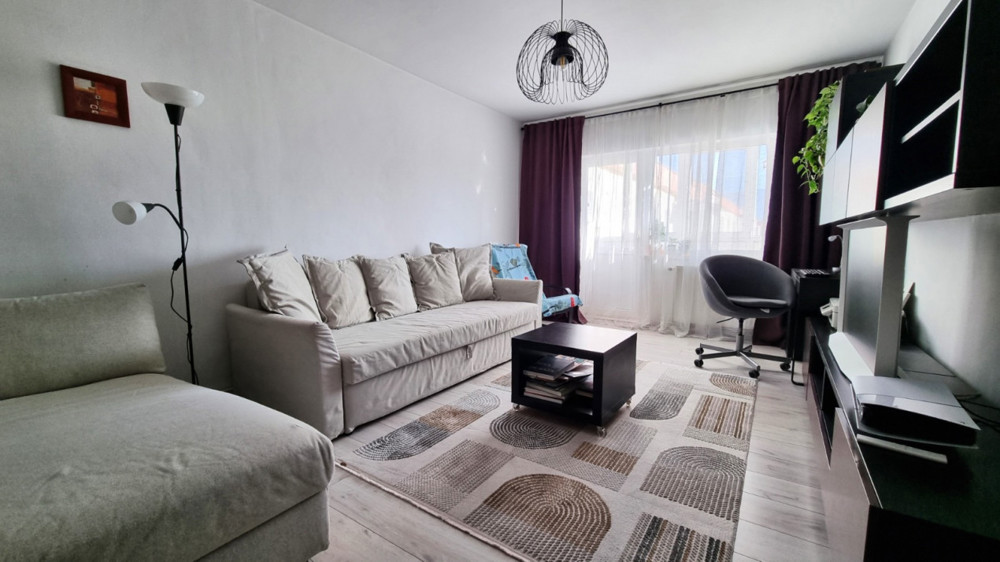 Apartament FULL utilat, 2 băi, parcare, aproape de LIDL și Street Mall La Strada