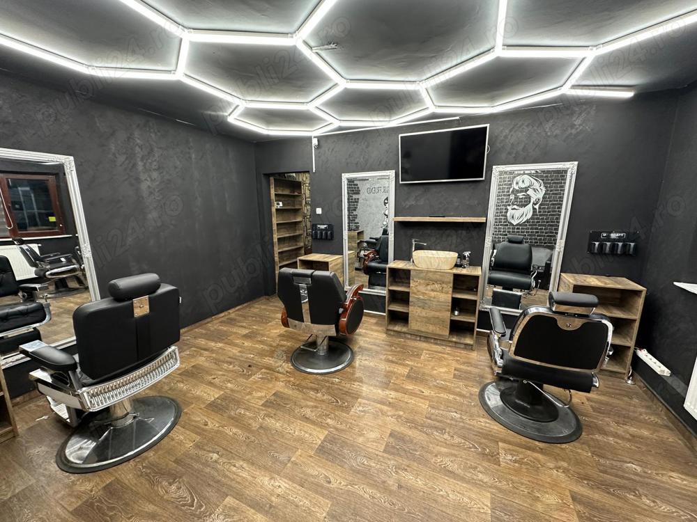 Inchiriez spatiu comercial (barber shop, cosmetica)