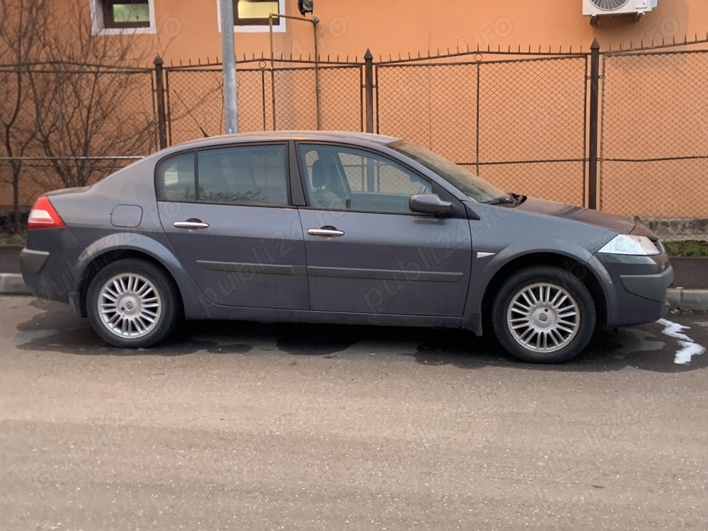 Renault Mégane 2 Sedan cu motor defect, funcțional