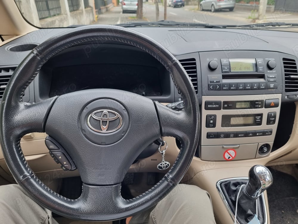 Vând Toyota Corolla Verso