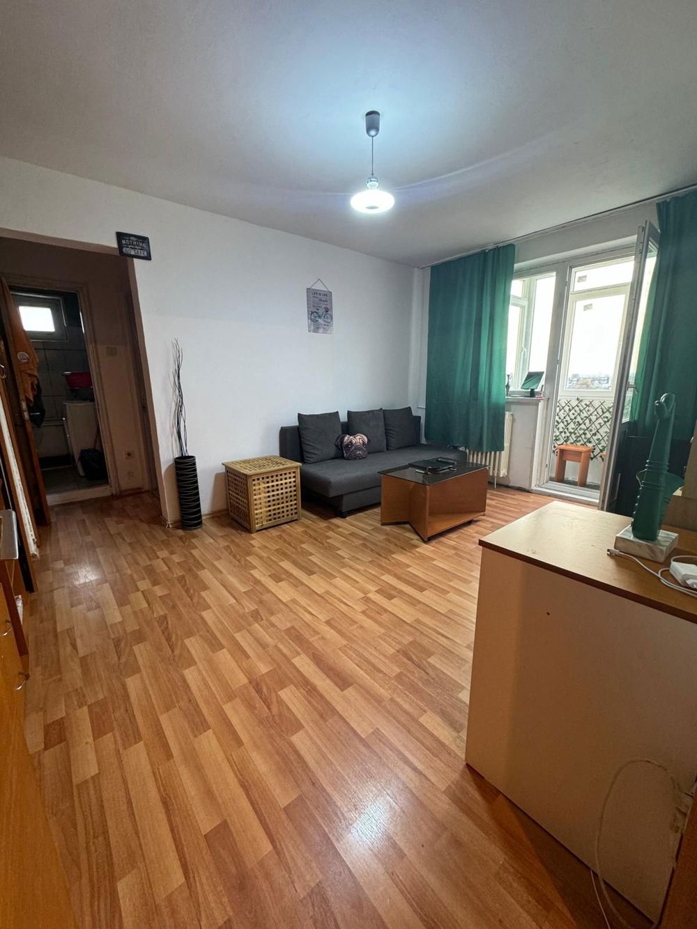 Apartament 2 camere stradal Luica bloc anvelopat