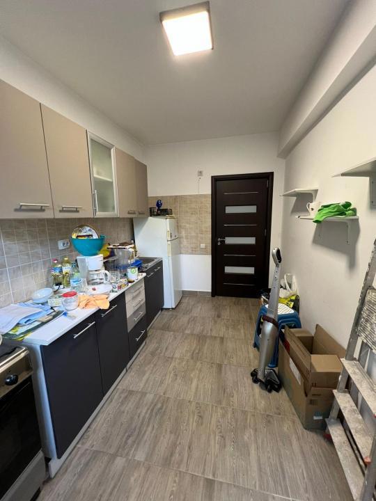 Apartament 3 camere de vanzare Giulesti