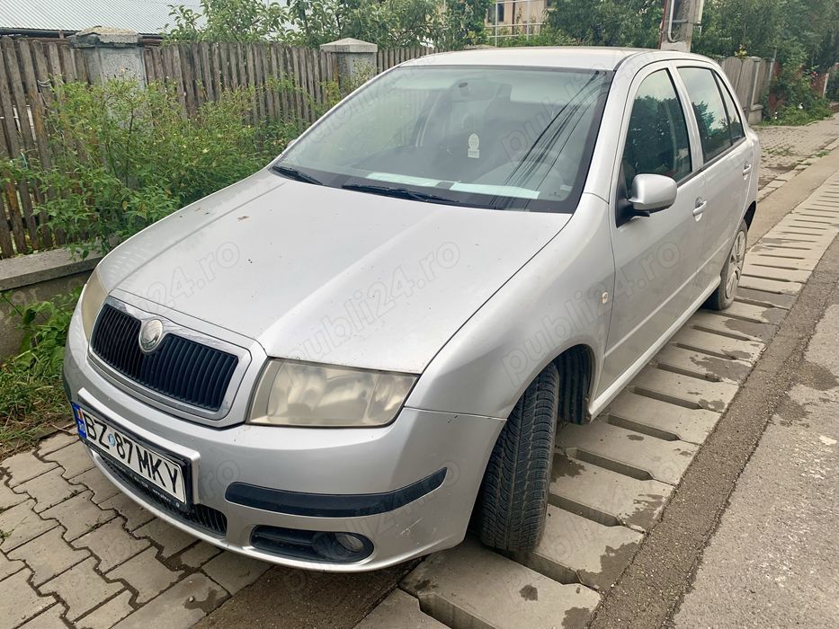 Skoda Fabia (2006, benzină 1,2, unic proprietar, cumpărată nouă, negociabil la fața locului)