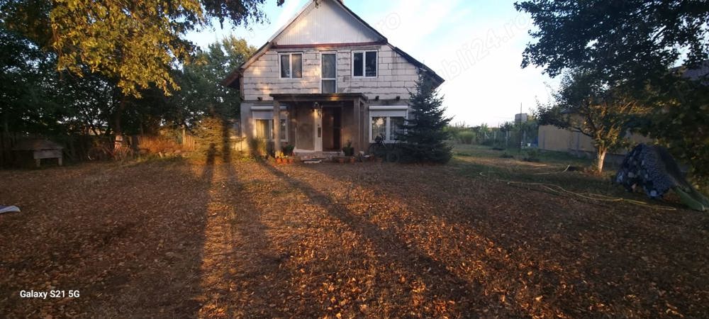 Vând casa in localitatea Micula 