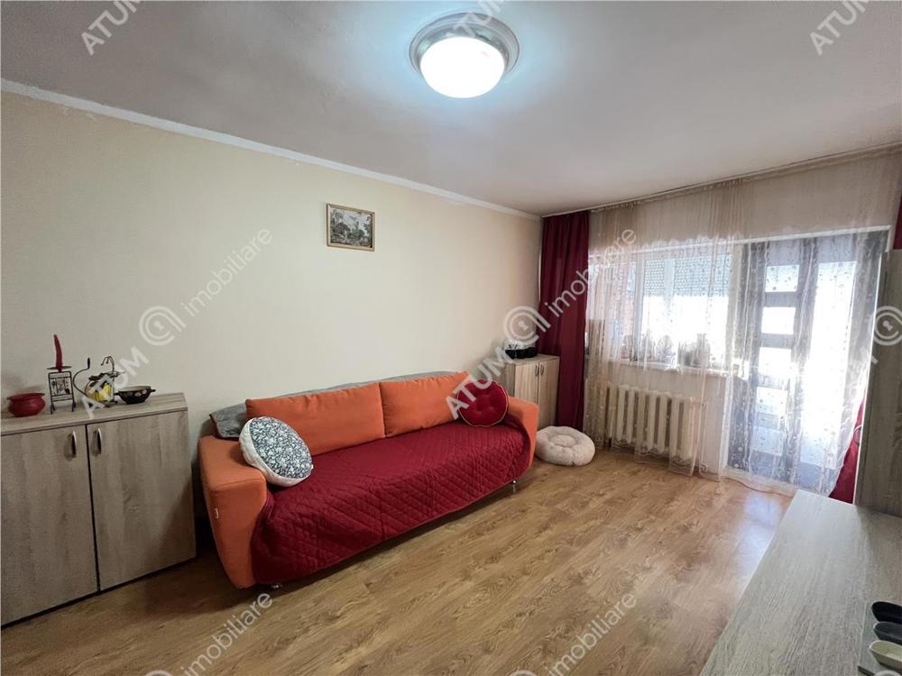 Apartament cu 2 camere decomandate si balcon zona Siretului