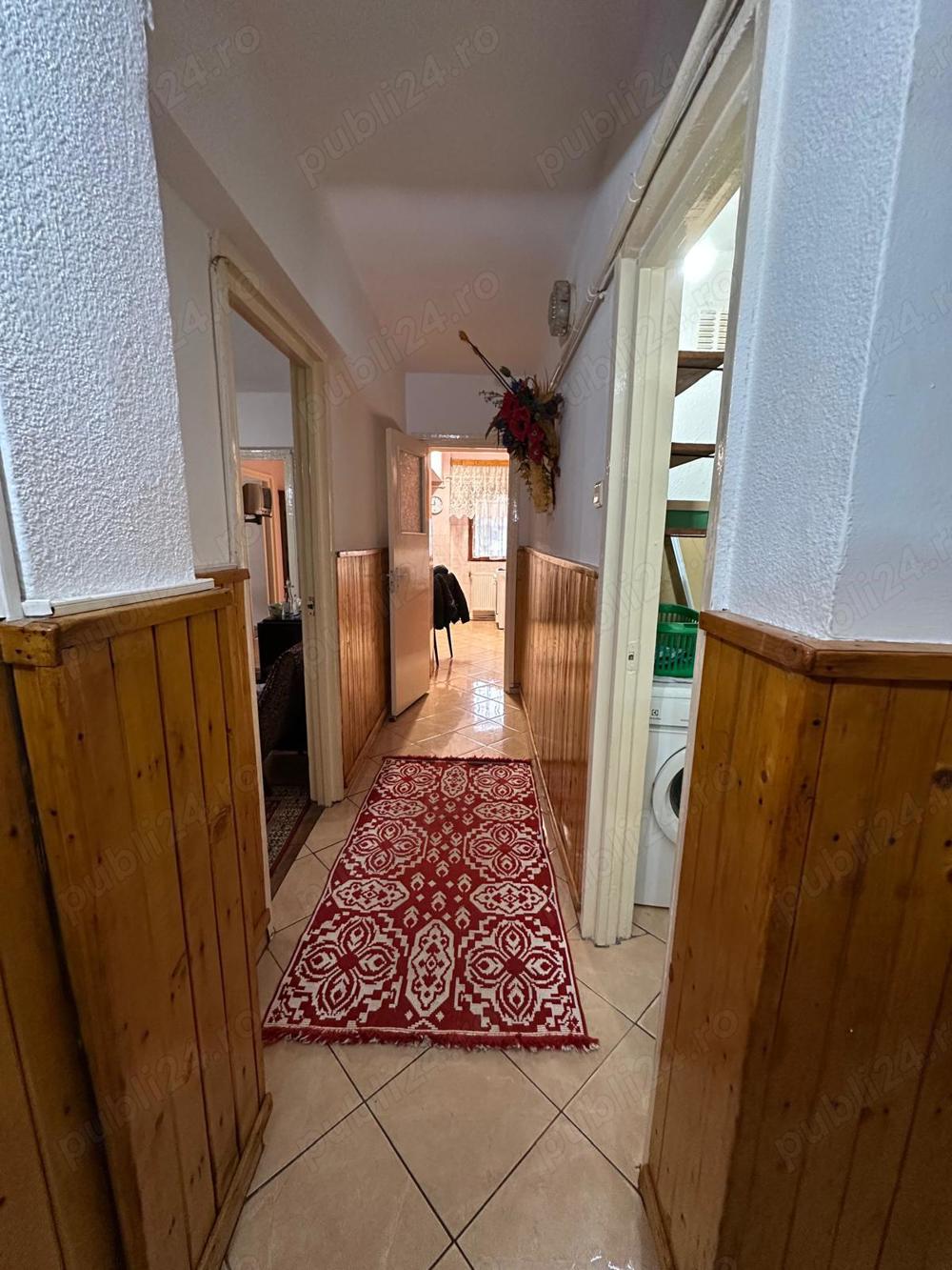 Vând apartament 3 camere Micro 16 etj.1 decomandat