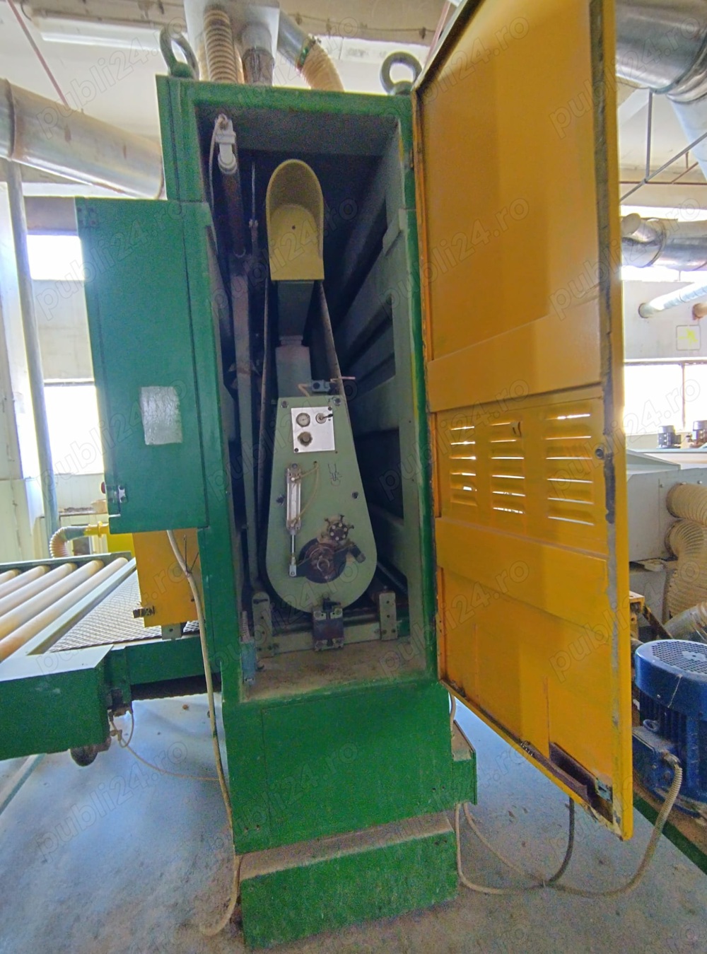 Masina de slefuit   calibrat cu un tambur