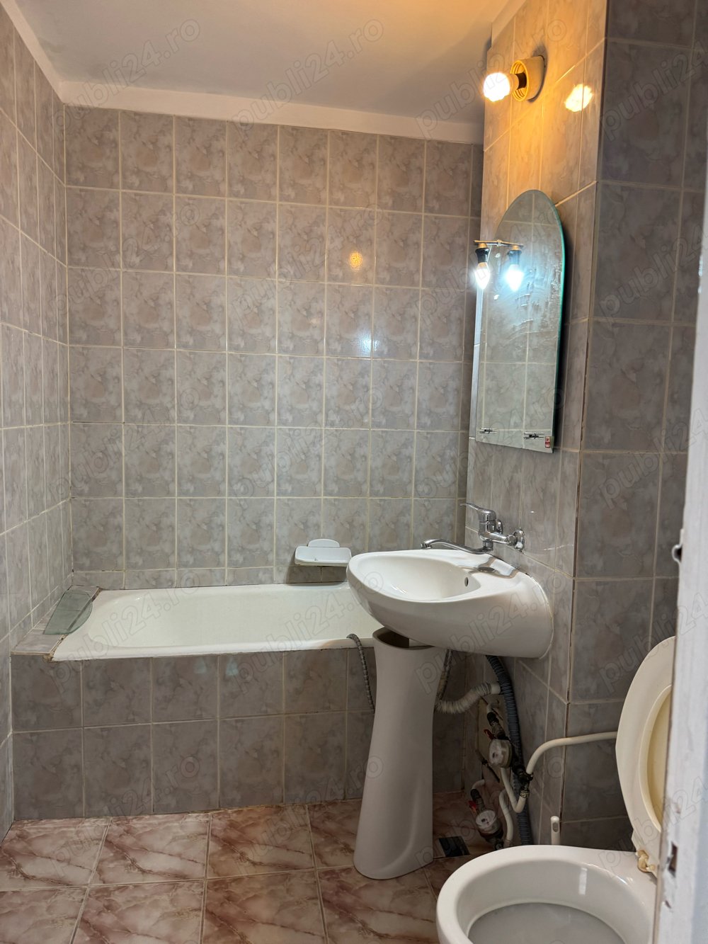 Vand apartament 3camere