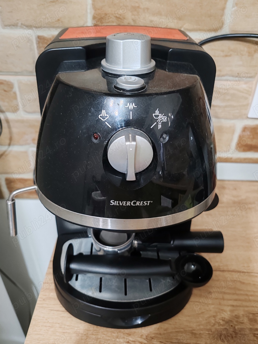 Espressor manual cu cafea macinata