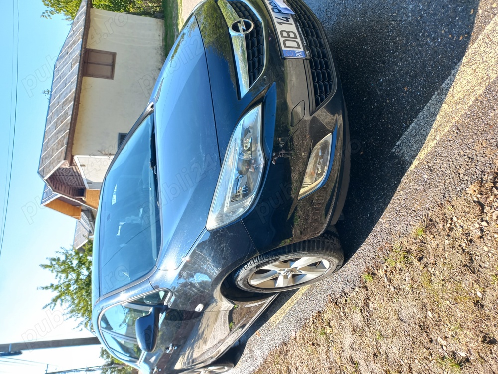 Vând Opel Astra j 2012 