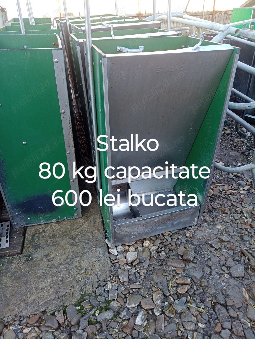 hranitori pentru porci 