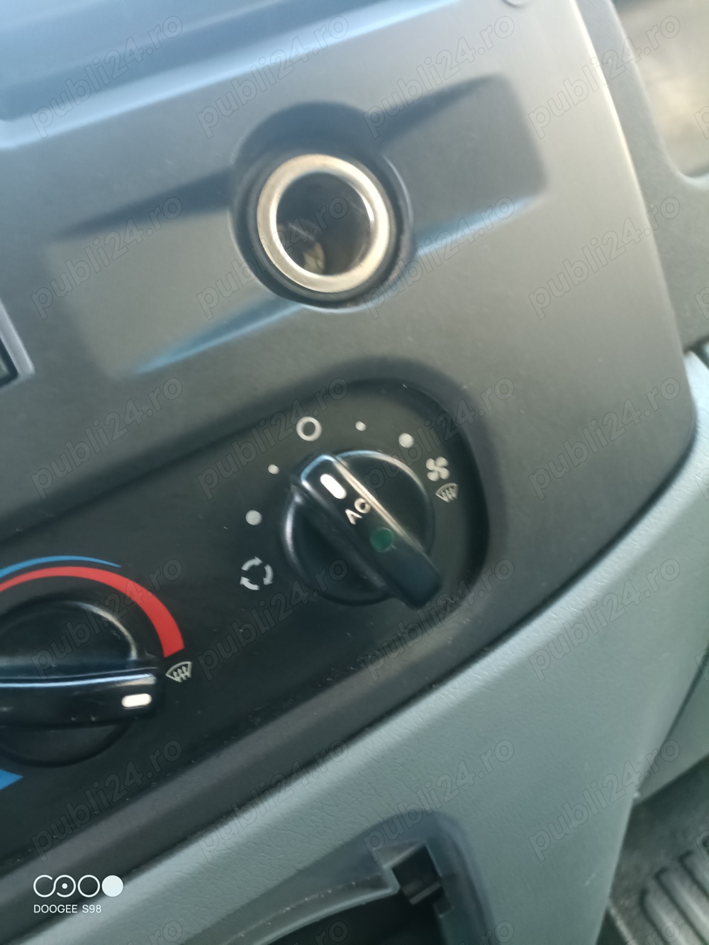 Vând Ford transit camioneta 