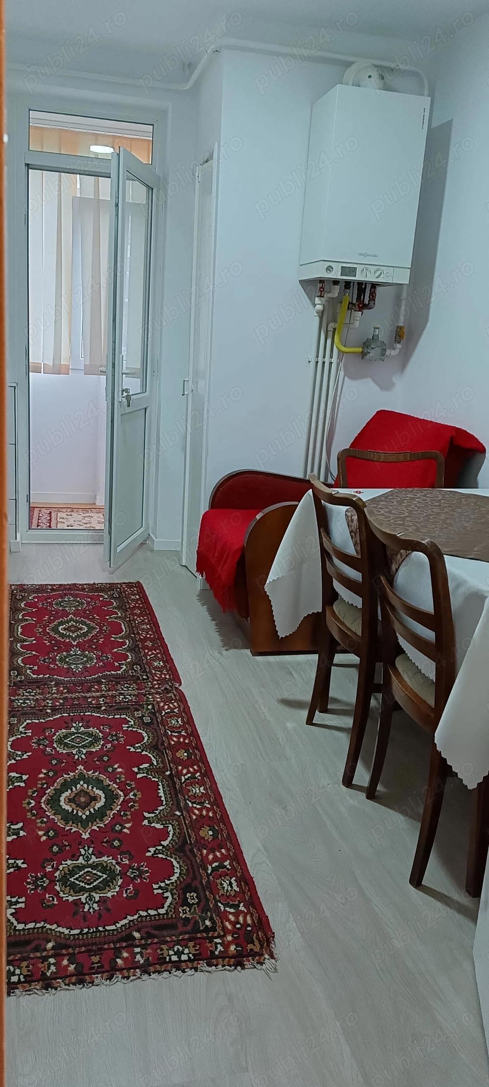 Închiriez apartament