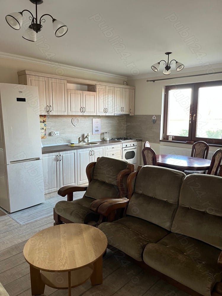  Apartament 3 camere decomandat