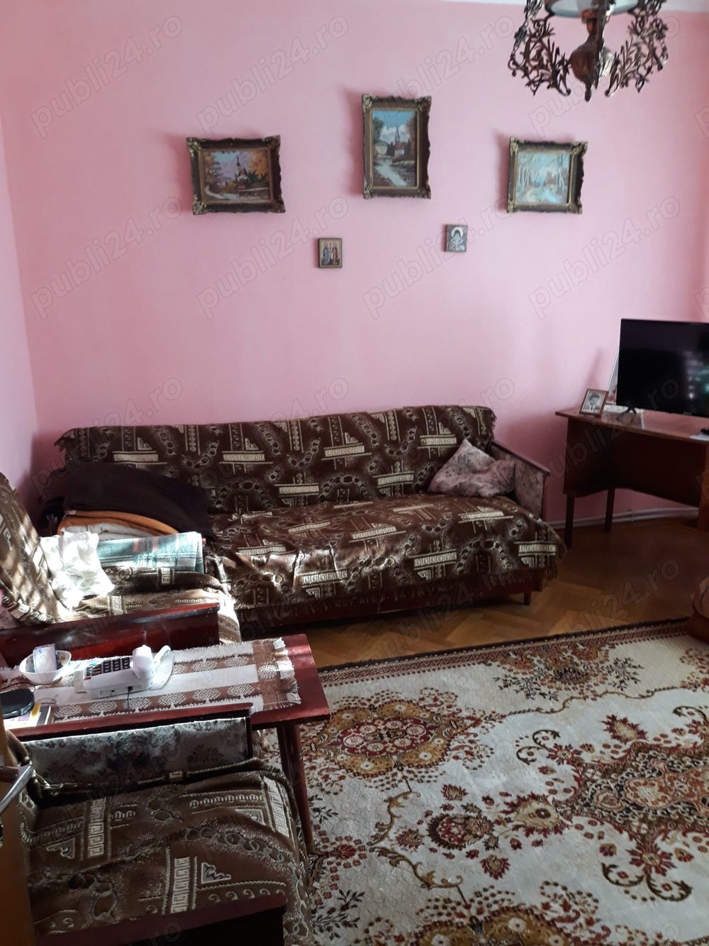 Vând ap.3 cam.conf.1 decomandat .bloc de 4 etaje etajul 4