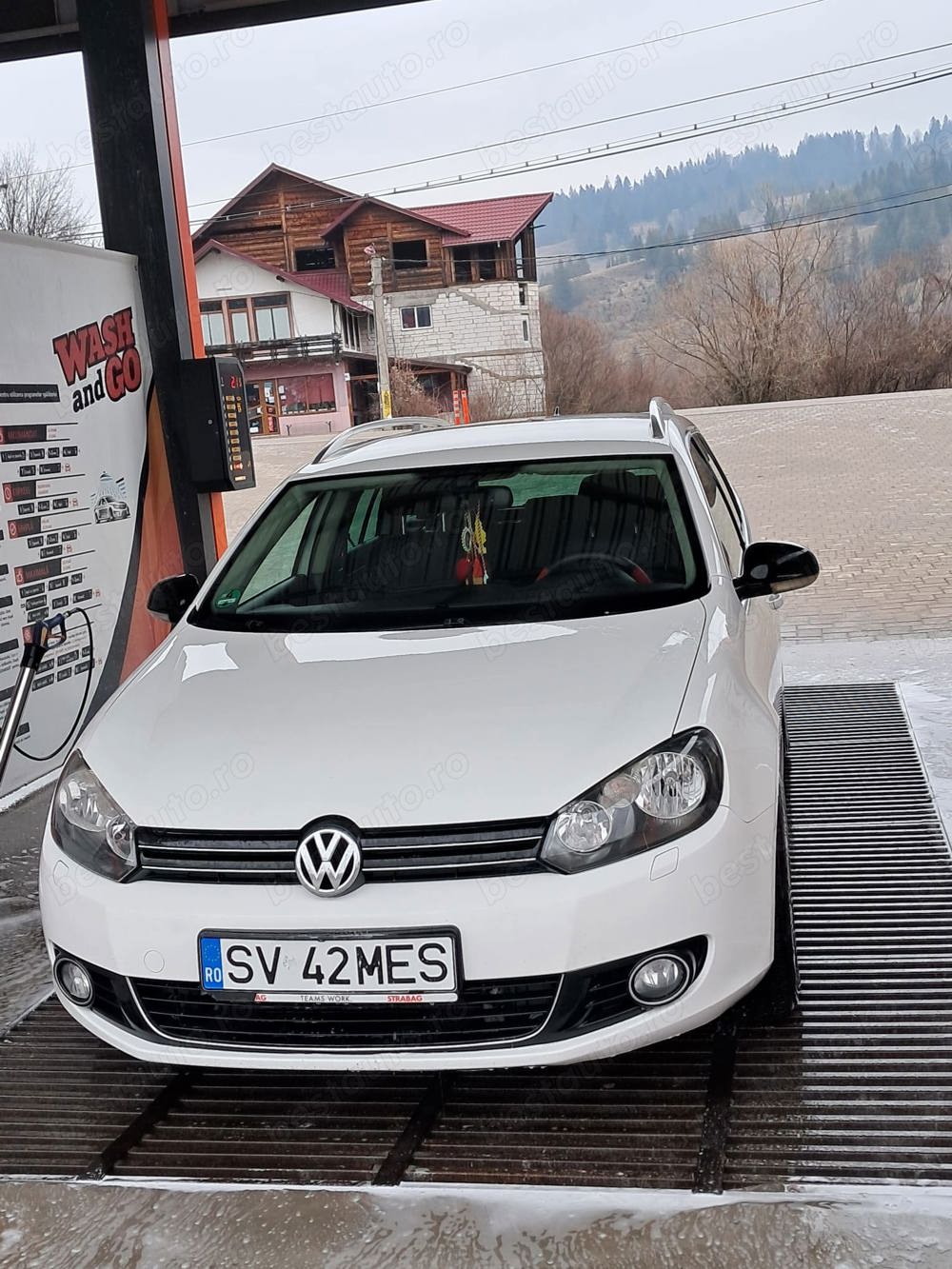 Vând golf 6 an 2012 diesel motor 1.6 mai multe detalii la telf