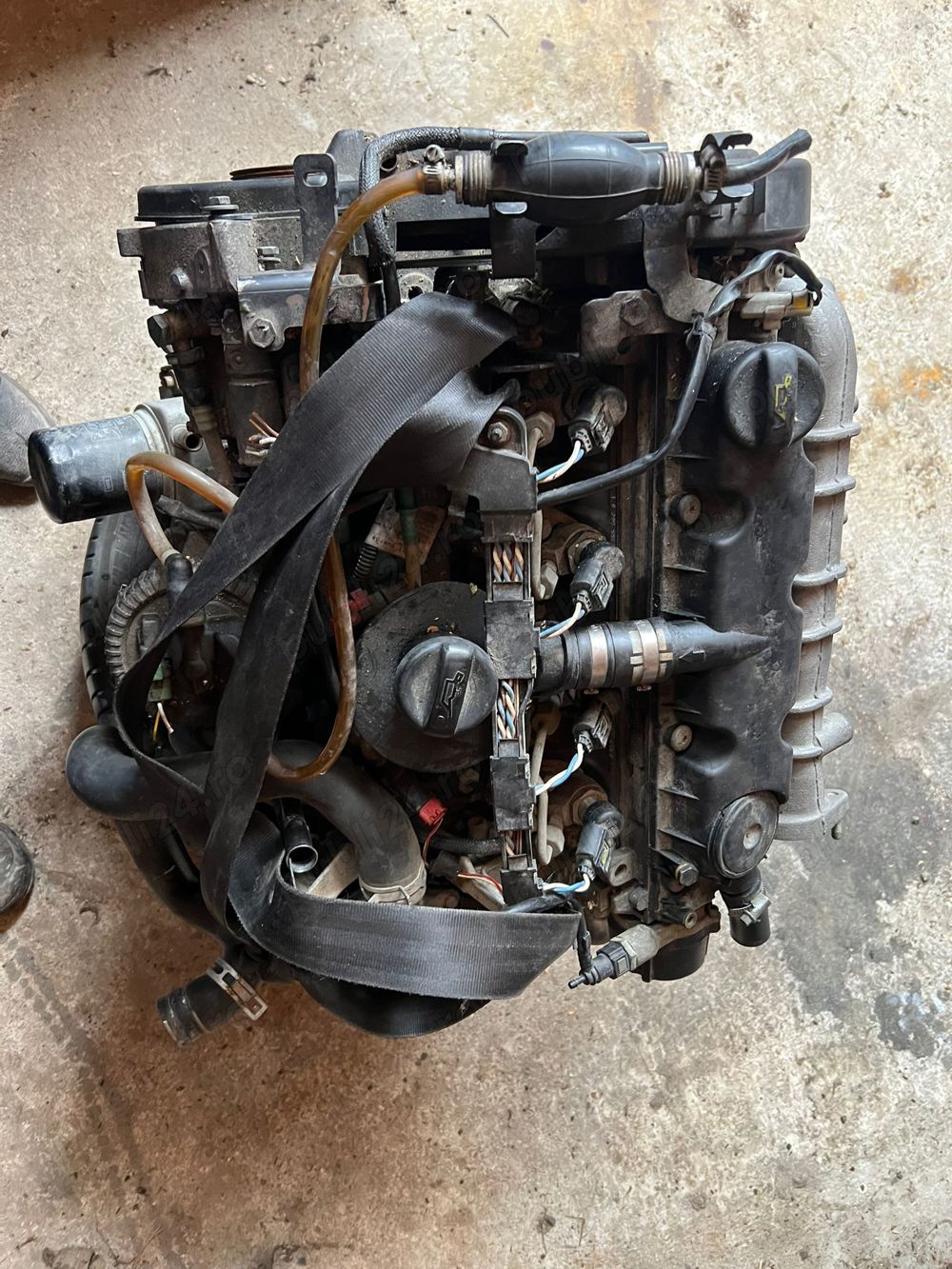Vand motor Peugeot  2.0 hdi 110 cp +orice piesa