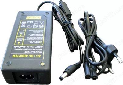 Alimentator universal AC DC model JCY-12100, 12V 10A