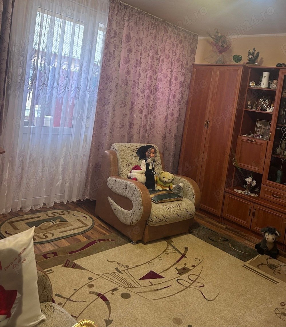 Vând apartament 2 camere Cugir