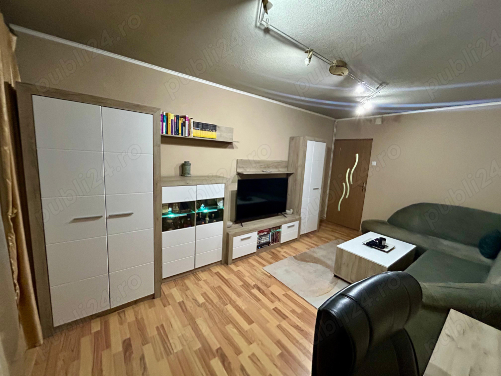 Inchiriez apartament, decomandat, cu 2 camere în zona Lipovei!