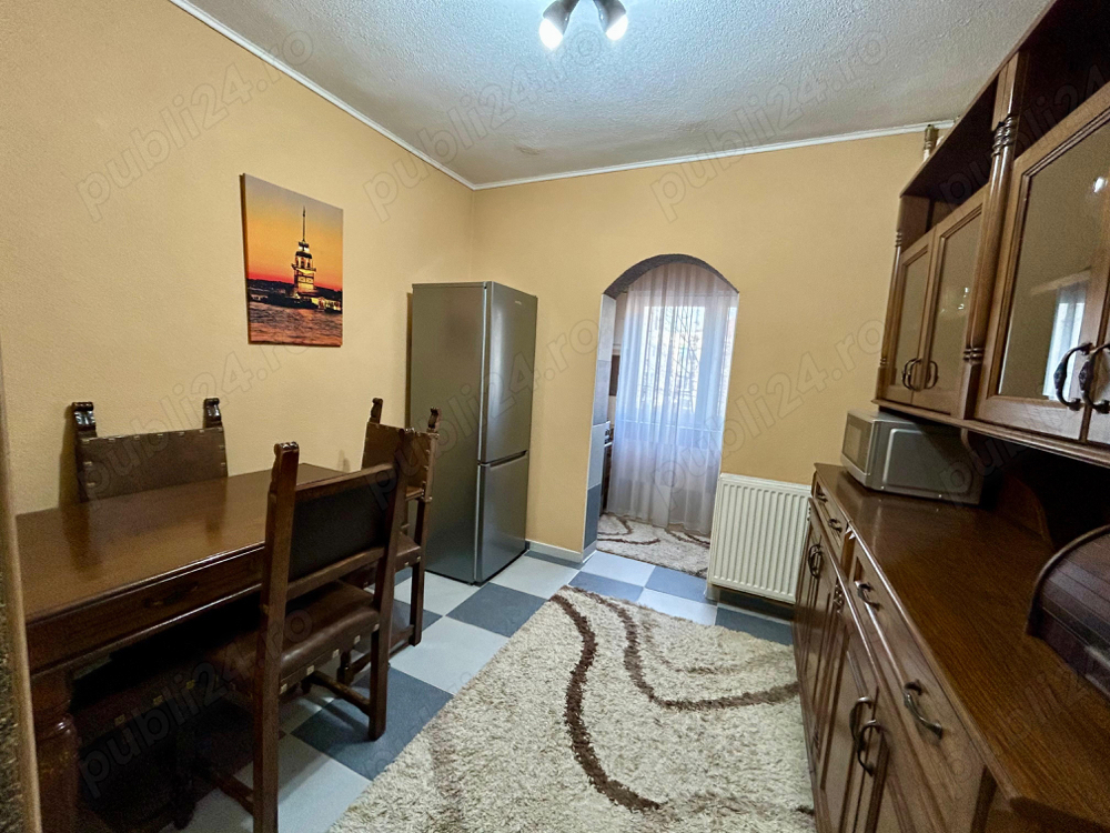 Inchiriez apartament, decomandat, cu 2 camere în zona Lipovei!