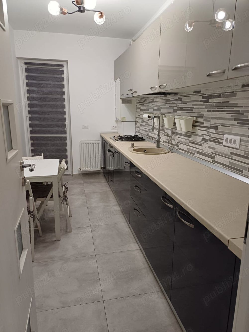 De vanzare apartament 3 camere+loc de parcare ,direct propietar