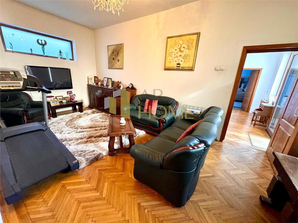 Vanzare casa 5 camere in Ploiesti, zona Cercelus-Bd. Castanilor