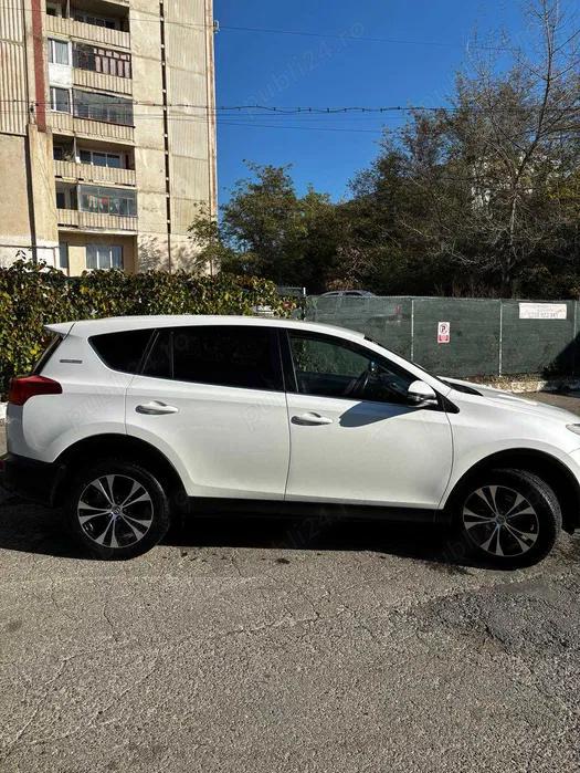 Toyota Rav-4 din 2015, Withe Edition cu interior piele