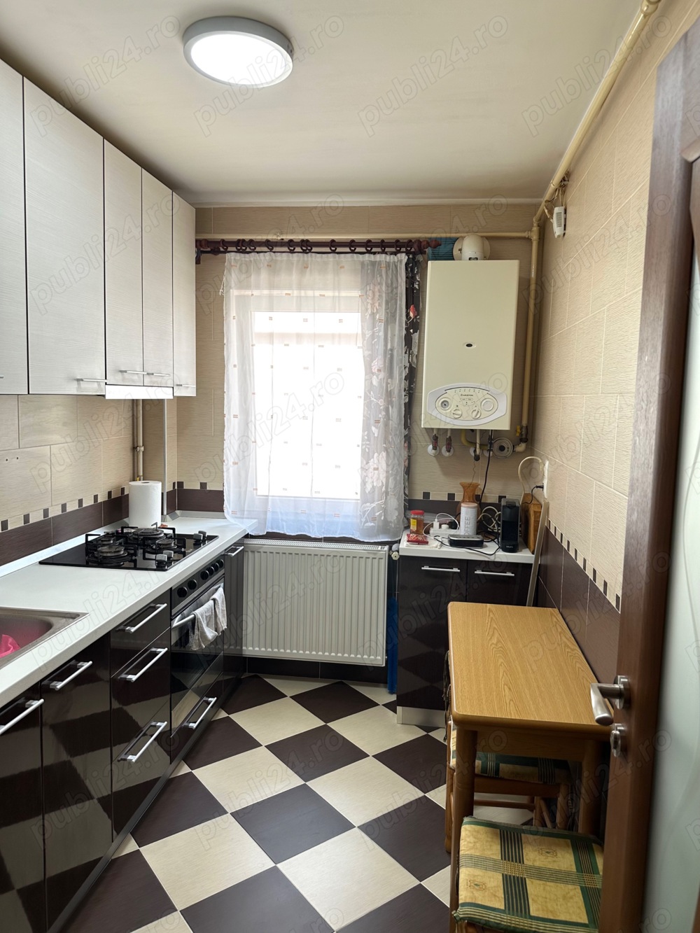 Vînd apartanent cu 2 camere semidecomandat zona ISU 40 mp