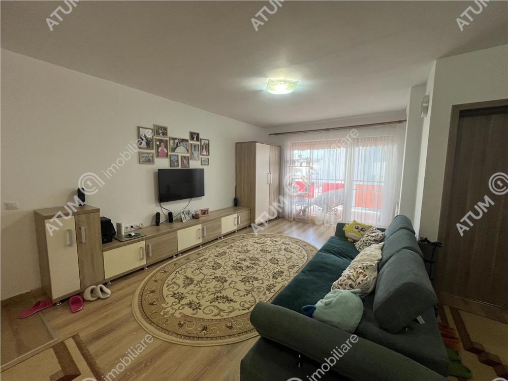 Apartament cu 3 camere decomandate si 2 balcoane zona Siretului