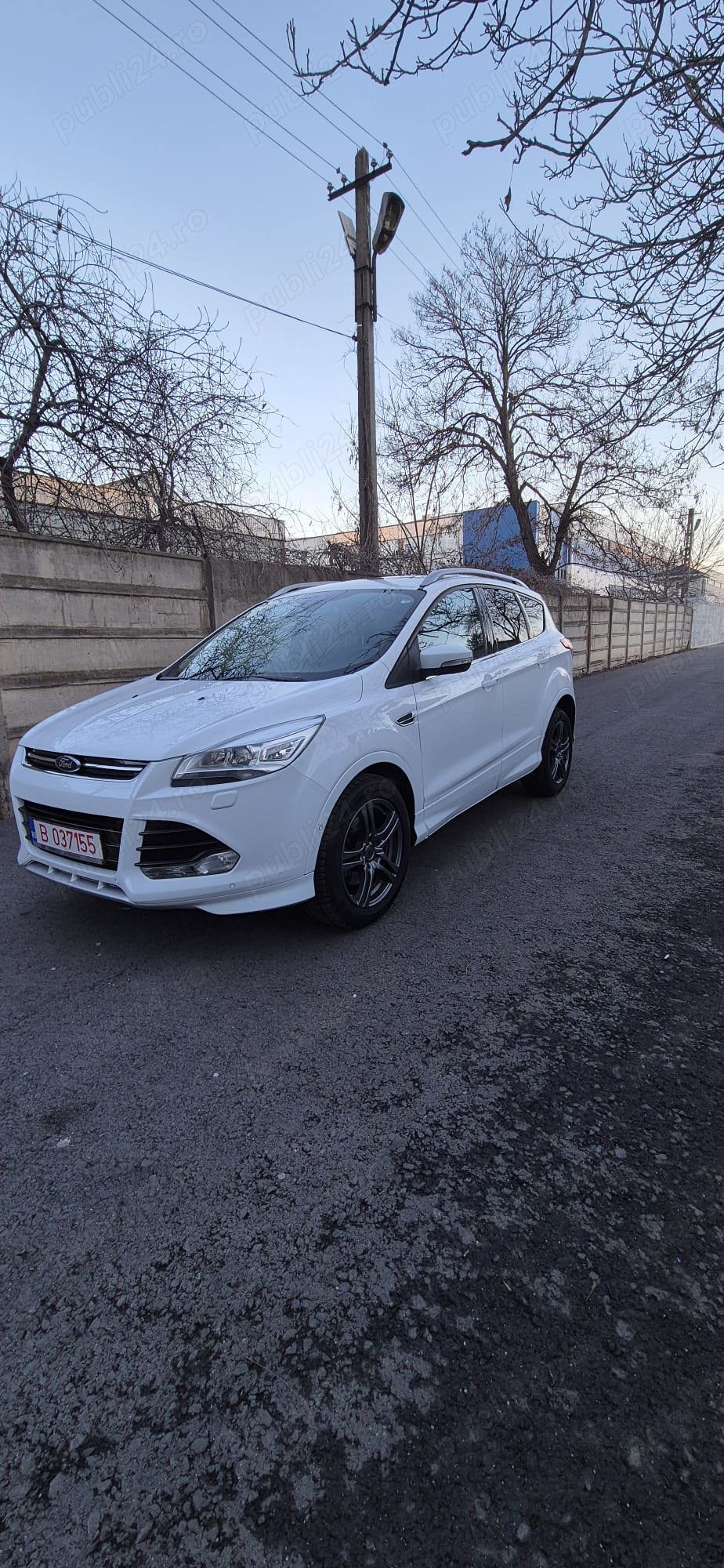 Ford Kuga Titanium+, pachet design ST LINE 2.0 TDCI 163 CP 4WD Automata Navi Panorama Piele