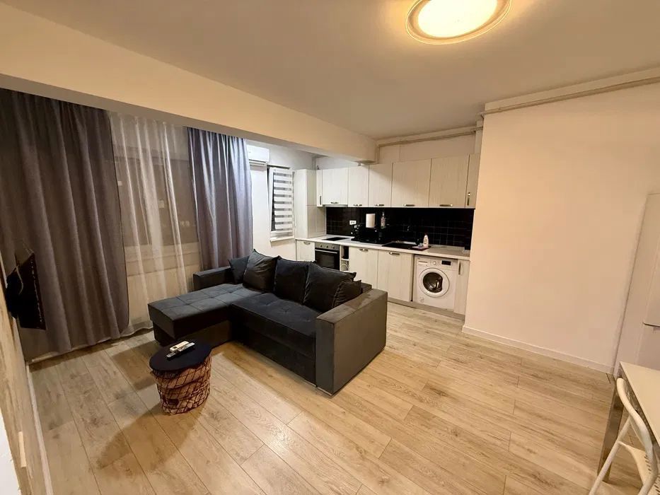 Apartament 2cam APARATORII PATRIEI Bloc 2021 Centrala Proprie