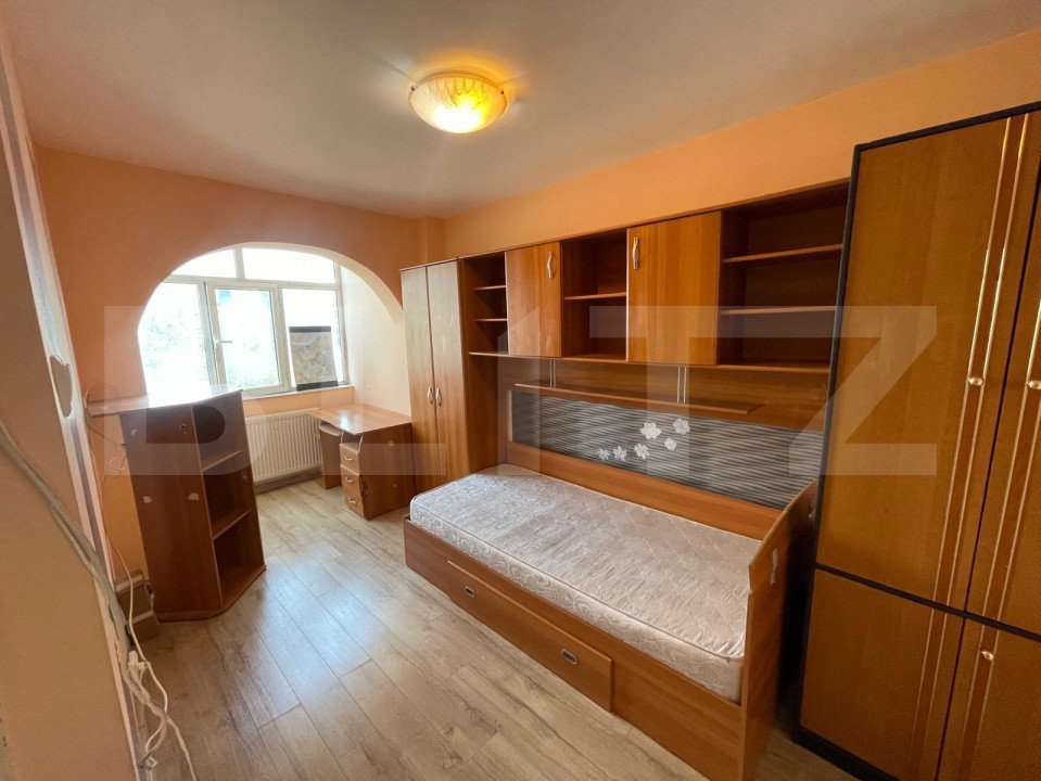 Apartament 3 camere, decomandat, zona-9 Mai