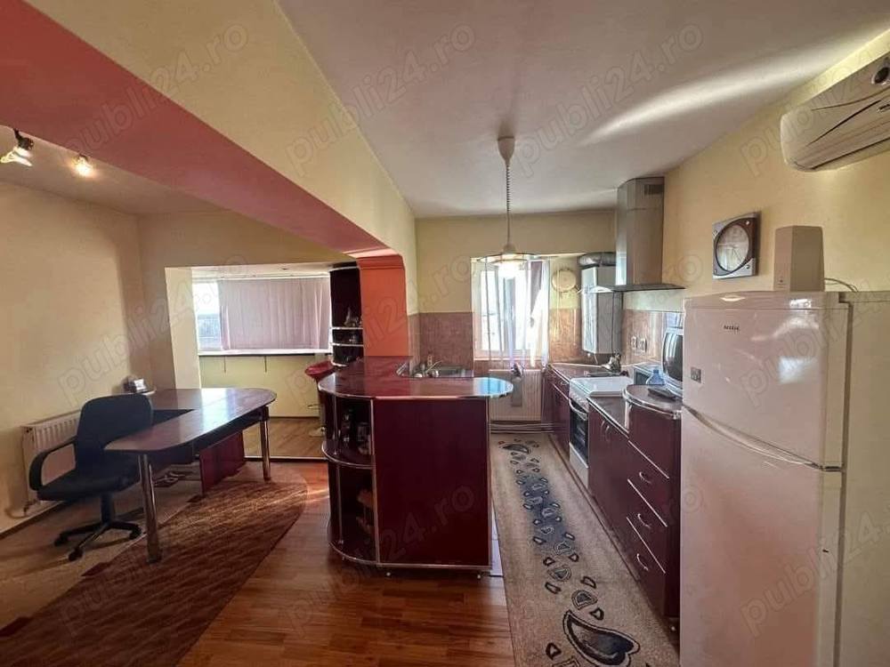 De vanzare apartament cu 3 camere