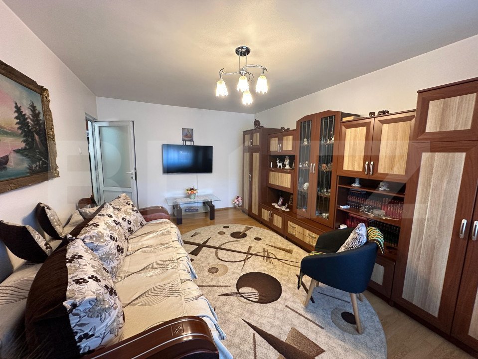 Apartament cu 2 camere, 50 mp, zona Cetate