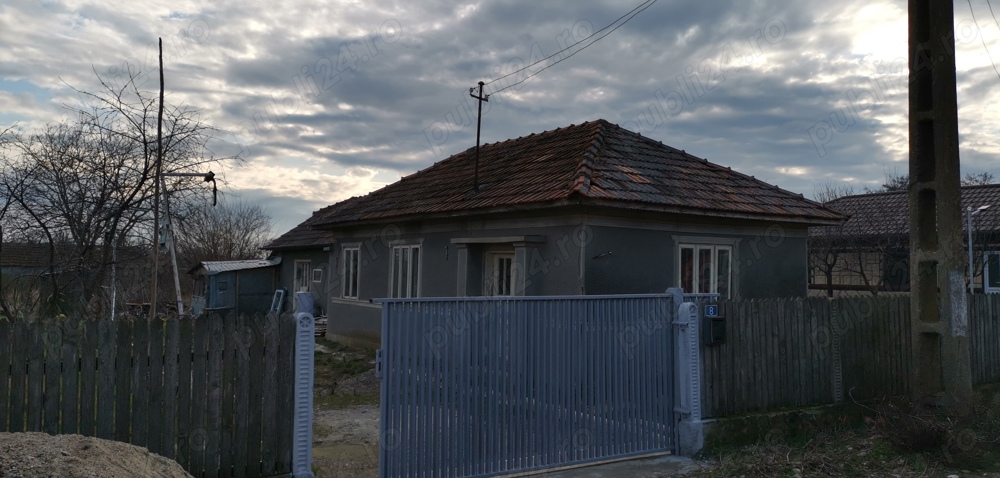 Vand casa, suprafață 1800m2!!! 