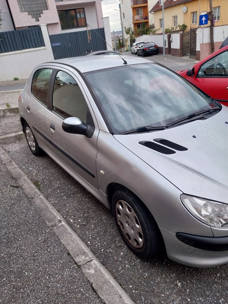 Vând Peugeot 206HDI