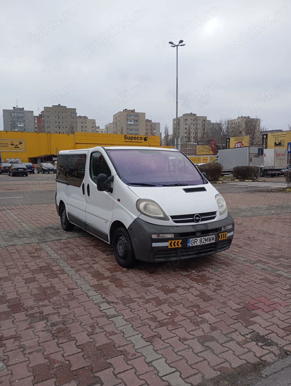 Opel vivaro 9 locuri