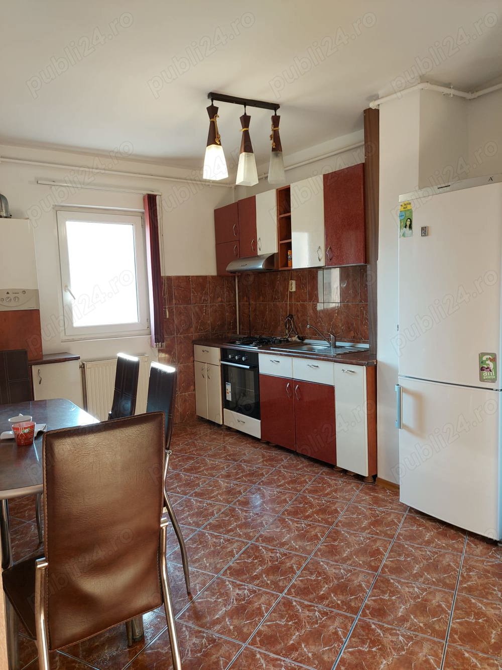 Inchiriez apartament 2 camere decomandat, Alba Iulia.