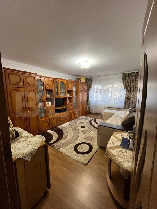 Apartament cu 2 camere, 60 mp, etaj intermediar, zona Burdujeni